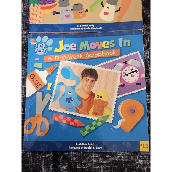 Blue's Clues Vintage Lot/Bundle Of 2 Books.  Lift The Flap And Joe's Scrapbook - Picture 2 of 7